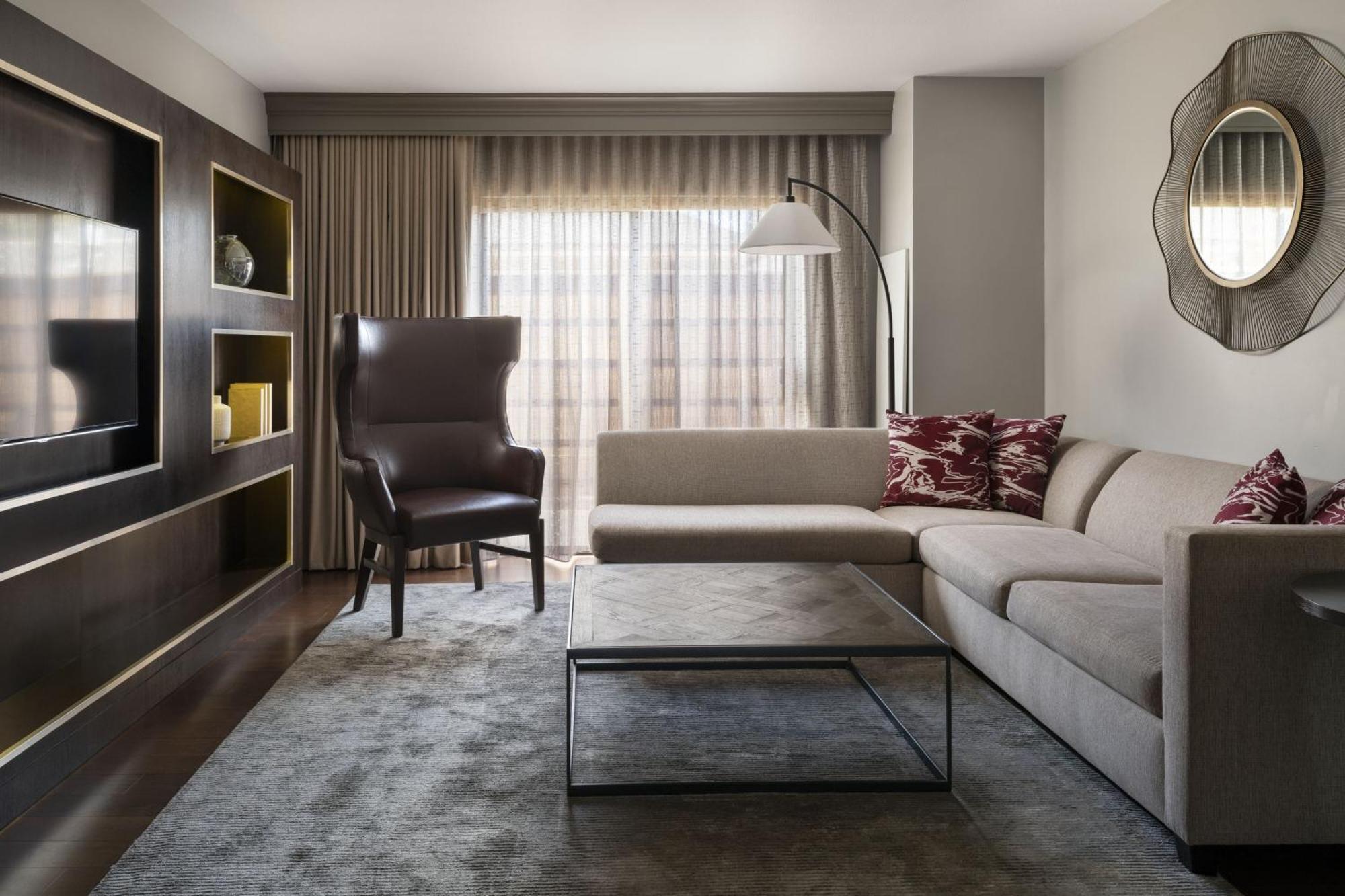 One-Bedroom Junior King Suite Sofa-Bed,1618823135:JPEG